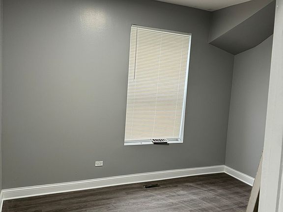 5th image of 7742 S Peoria St #1