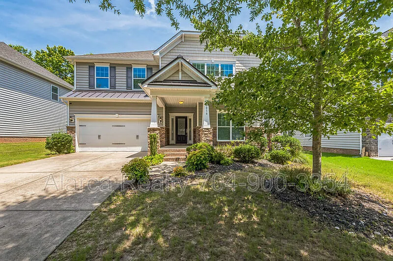 4 bed, 2.5 bath, 2700 sqft, $2,375 — Photo 3