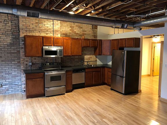 4th image of 109 E Allegan St #204