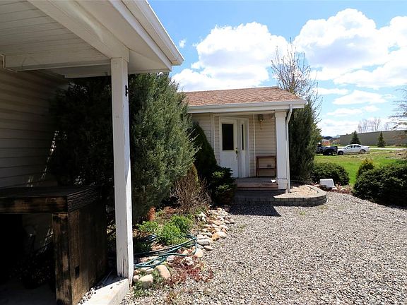 2nd image of 175 Red Oak Dr