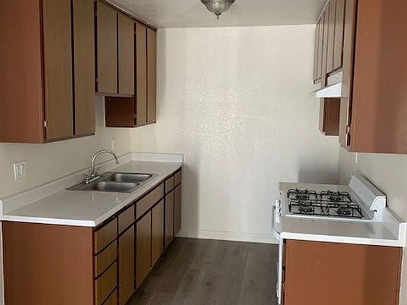 4th image of 9460 Laurel Canyon Blvd #315