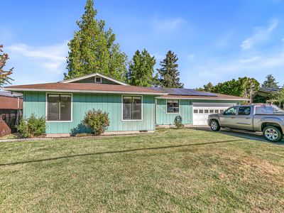 3279 Delta Waters Rd, Medford, OR, 97504