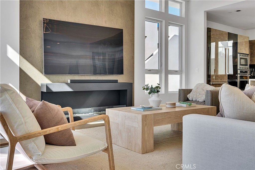 719 1st Pl, Hermosa Beach, CA 90254 | MLS #SB26045933 | Zillow