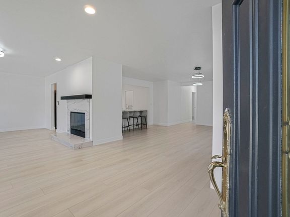2nd image of 123 N Naomi St