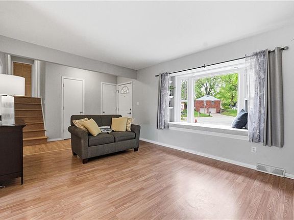 3rd image of 2904 NW Bedford Ct