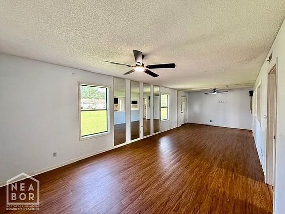 5th image of 609 S Ozark Ave