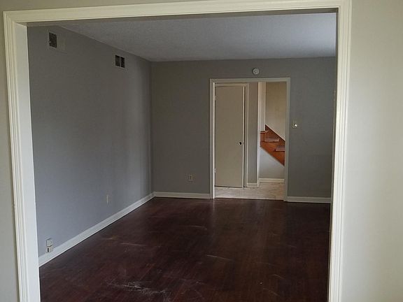 3rd image of 8536 Chesterfield Dr