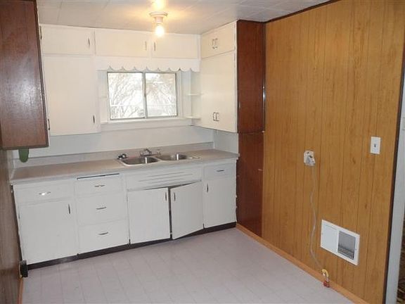 4th image of 118 Pine Ave