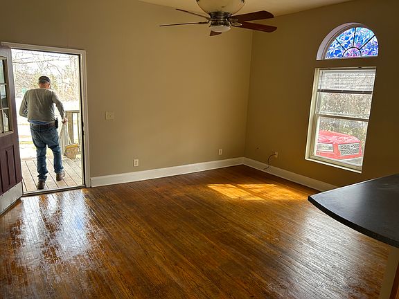 5th image of 509 N Ann St