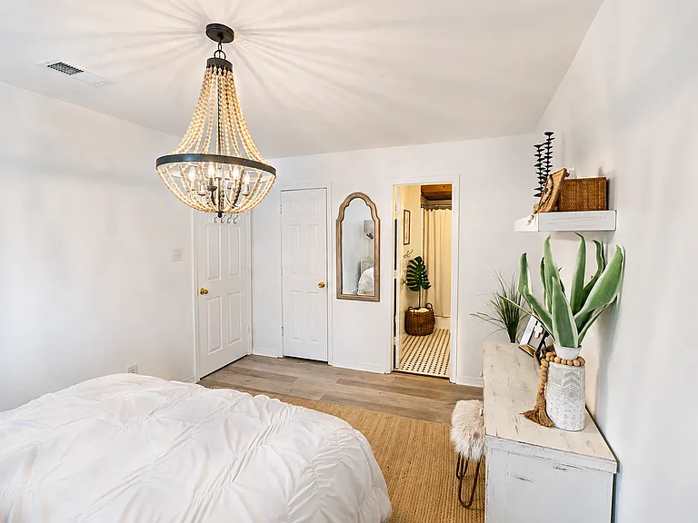 4008 Breezy Hill Ln — Photo 13