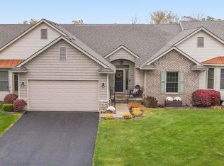 6319 Northridge Woods Dr #33, Brighton, MI