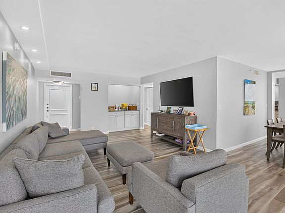 4th image of 7738 Lakeside Boulevard #371