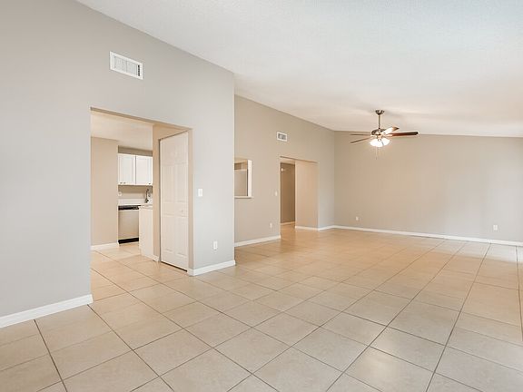 5th image of 719 Herlong Ct