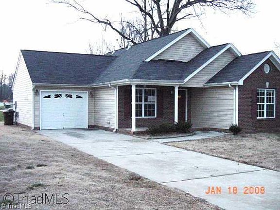2nd image of 3108 Four Seasons Blvd