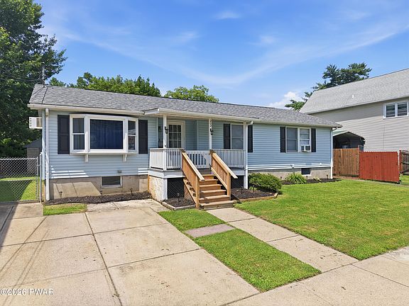 3rd image of 202 Bowman St