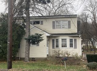 1147 Goffle Rd, Hawthorne, NJ 07506