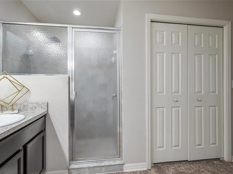 501 Interlock St — Photo 24