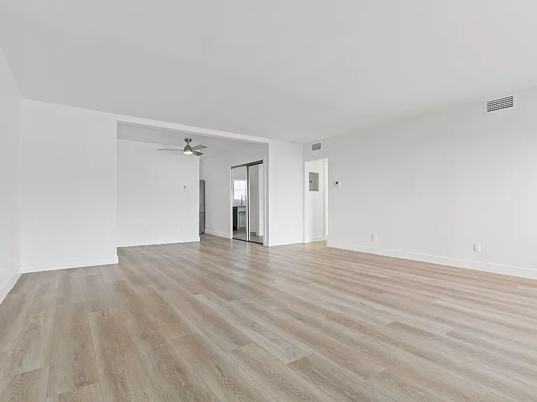 1128 7th Street — Photo 30