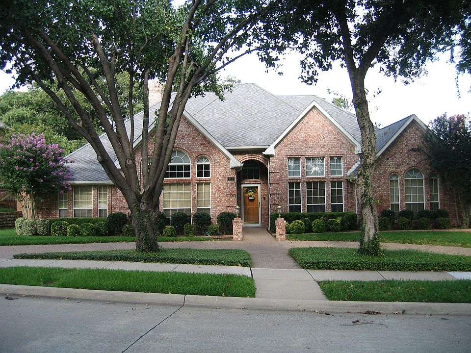 Hard To Find One Story, 3,035 Sq.Ft.  See HTTP://WWW.GREENMAGINATION.COM
