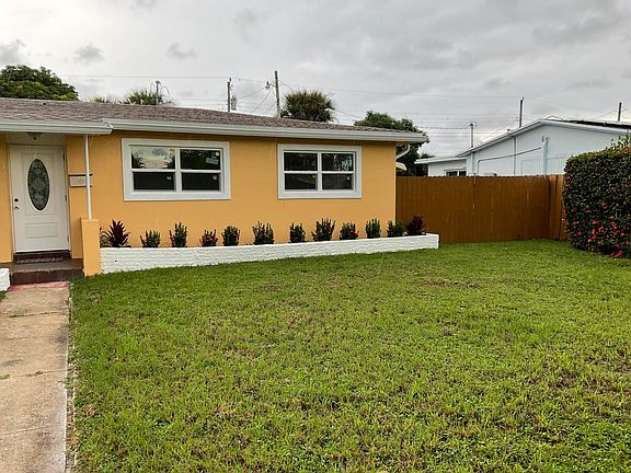 3rd image of 723 Evergreen Drive