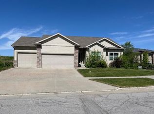 3003 Red Fox Rd, Ames, IA 50014