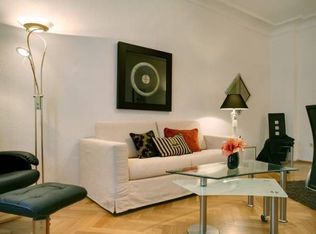 34200 Pinewoods Cir, Romulus, MI 48174