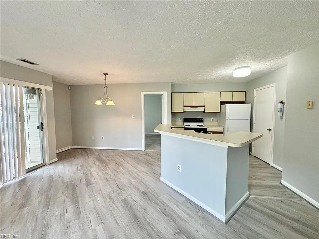 Building Photo - 65 Cape Dorey Dr #3A