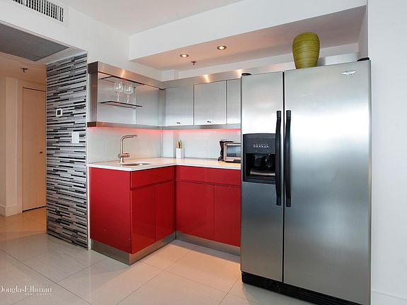 5th image of 5445 Collins Ave APT 905
