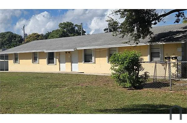 Building Photo - 20 SW 12th Ave