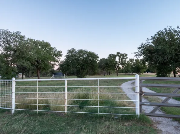 902 Us Highway 380 E, Graham, TX 76450