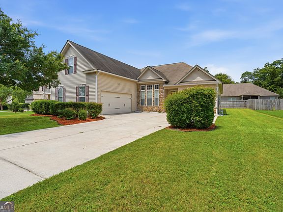 3rd image of 108 Shady Bank Ln