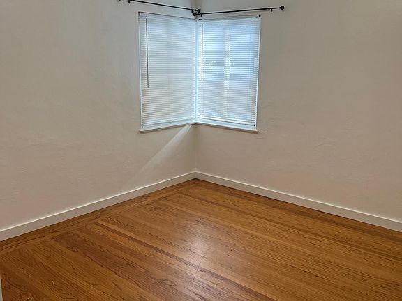 3rd image of 6921 Macarthur Blvd #6921