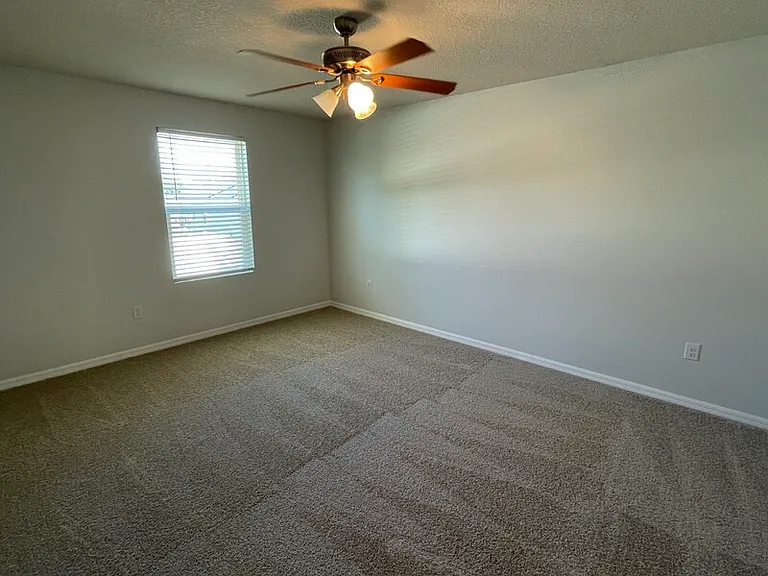 1402 Kissimmee Ct — Photo 10