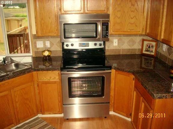 3rd image of 15406 NE 50th St