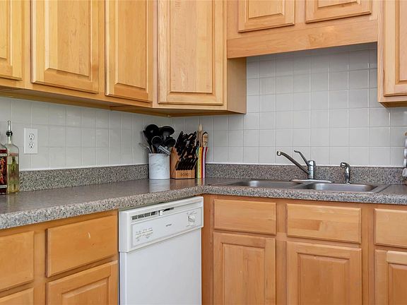 2nd image of 131 E Washington Ave APT 2S