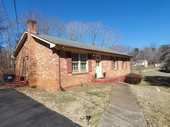 151 Stage Coach Ln, Madison Heights, VA 24572