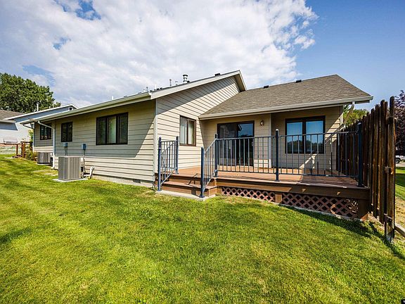 5th image of 601 W Hogerson St #1-E