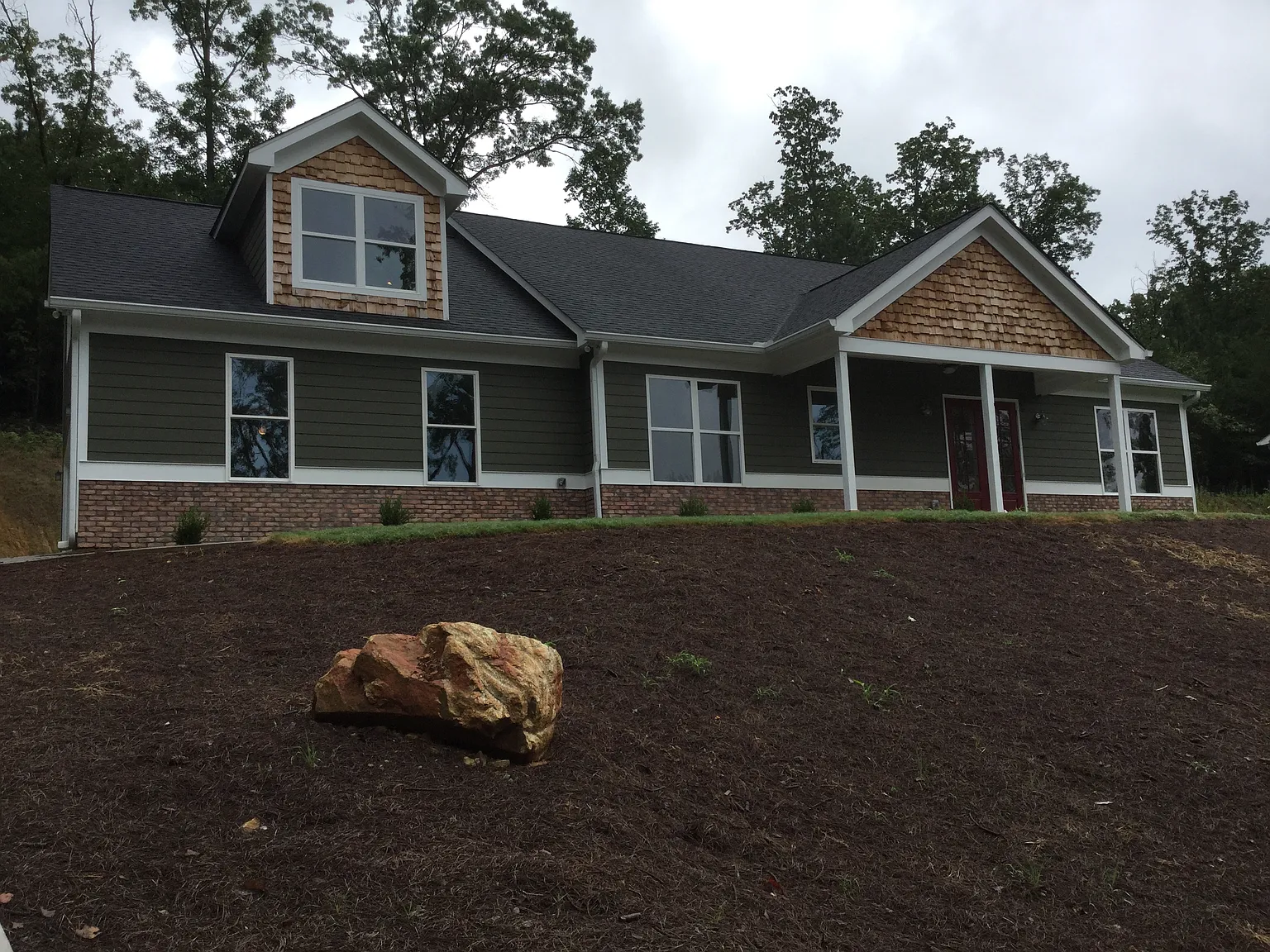 122 Madison Ct photo 1