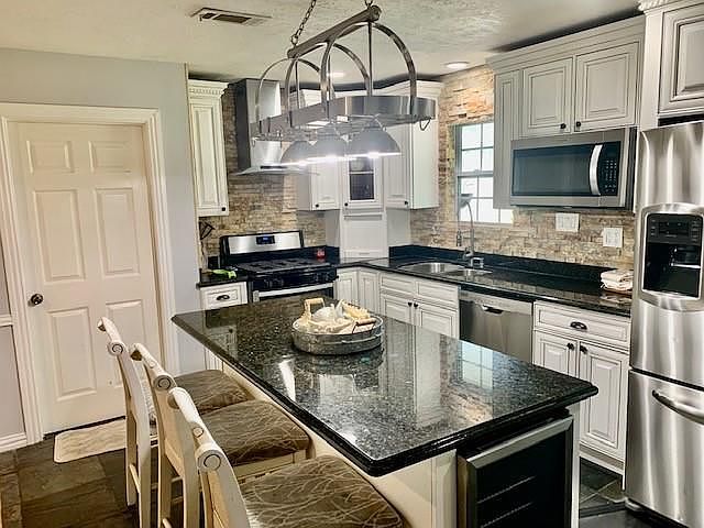 1st image of 1114 Bayou Cir