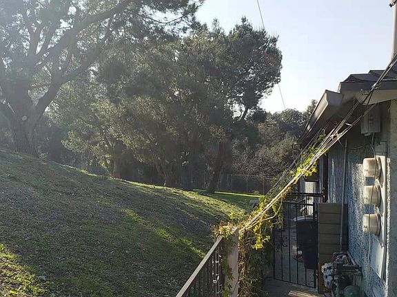 5th image of 631 S Orange Ave #A