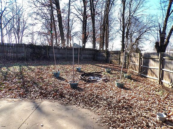 4th image of 101 Woodlawn Pl