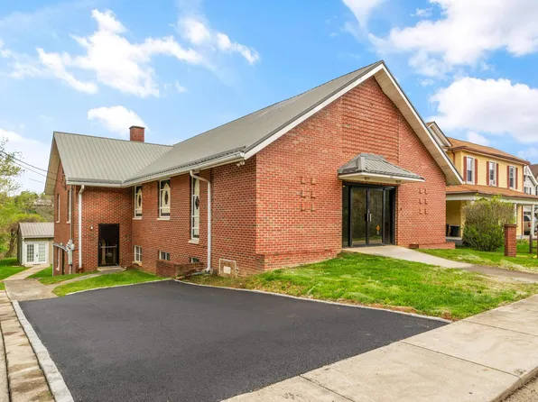 1730 West St, Radford, VA 24141