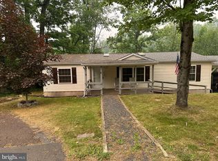 6 Ash Ln, Quakertown, PA