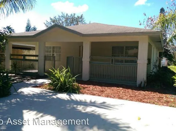 605 Dundas Ct, Fort Pierce, FL 34950