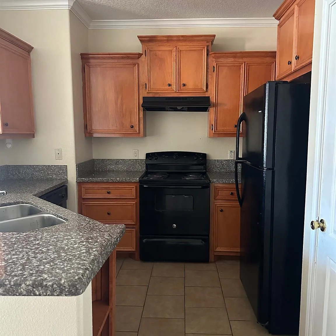 3 bed, 2.0 bath, 1300 sqft, $1,495 — Photo 4