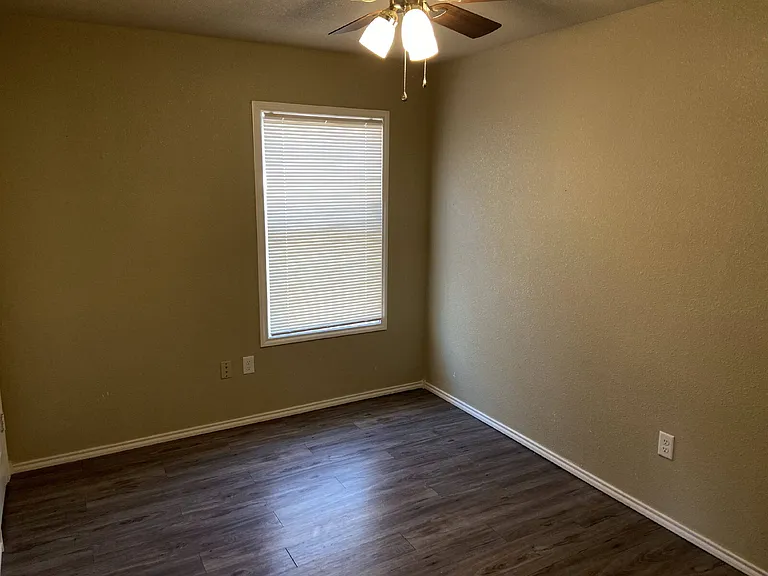 2709 Cornell St — Photo 10