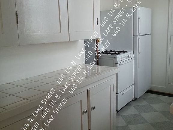 2nd image of 440 1/4 N Lake St