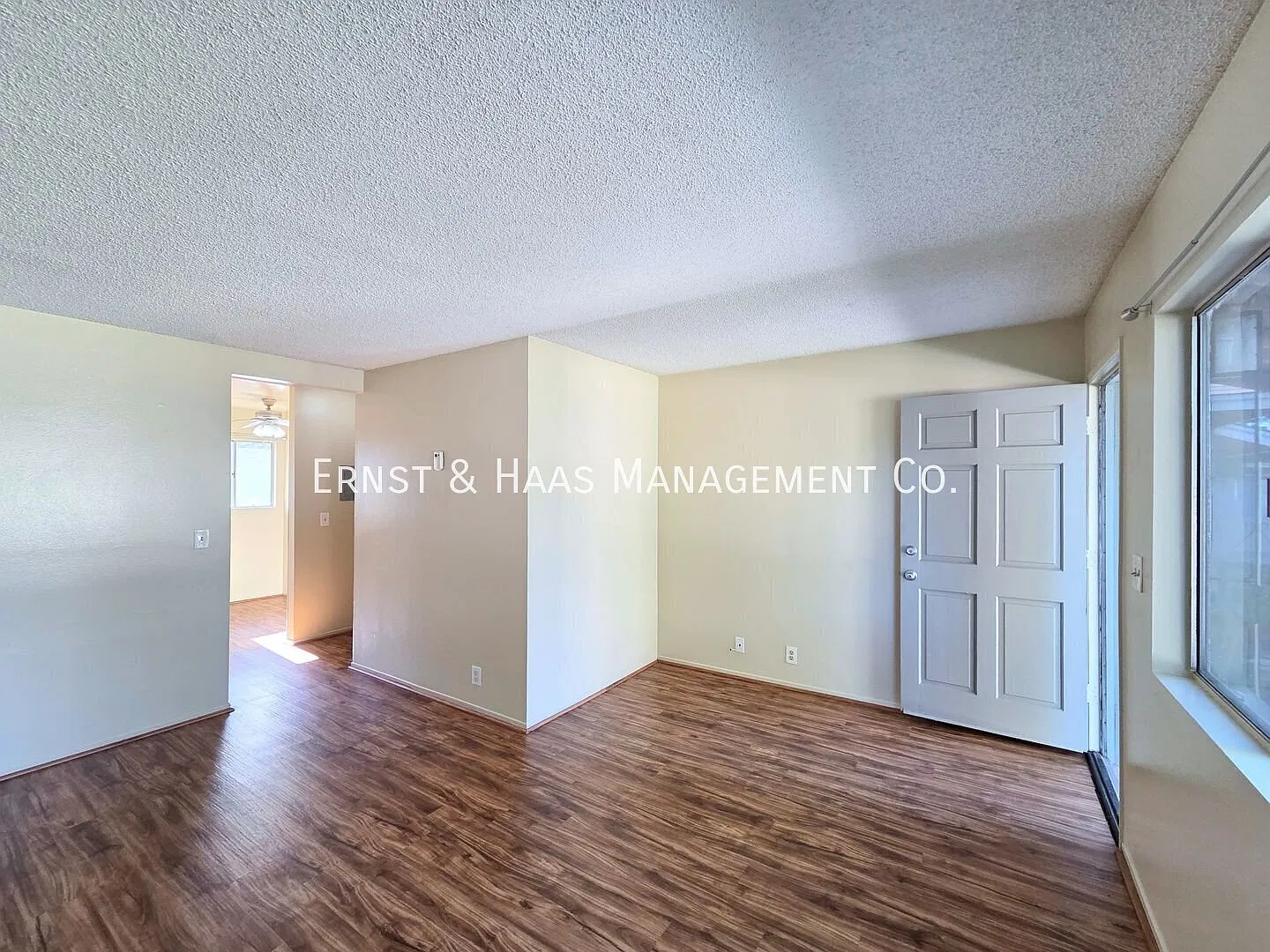 Wonderful 2 Bedroom 1.5 Bath condo in Gated Community! — Photo 3