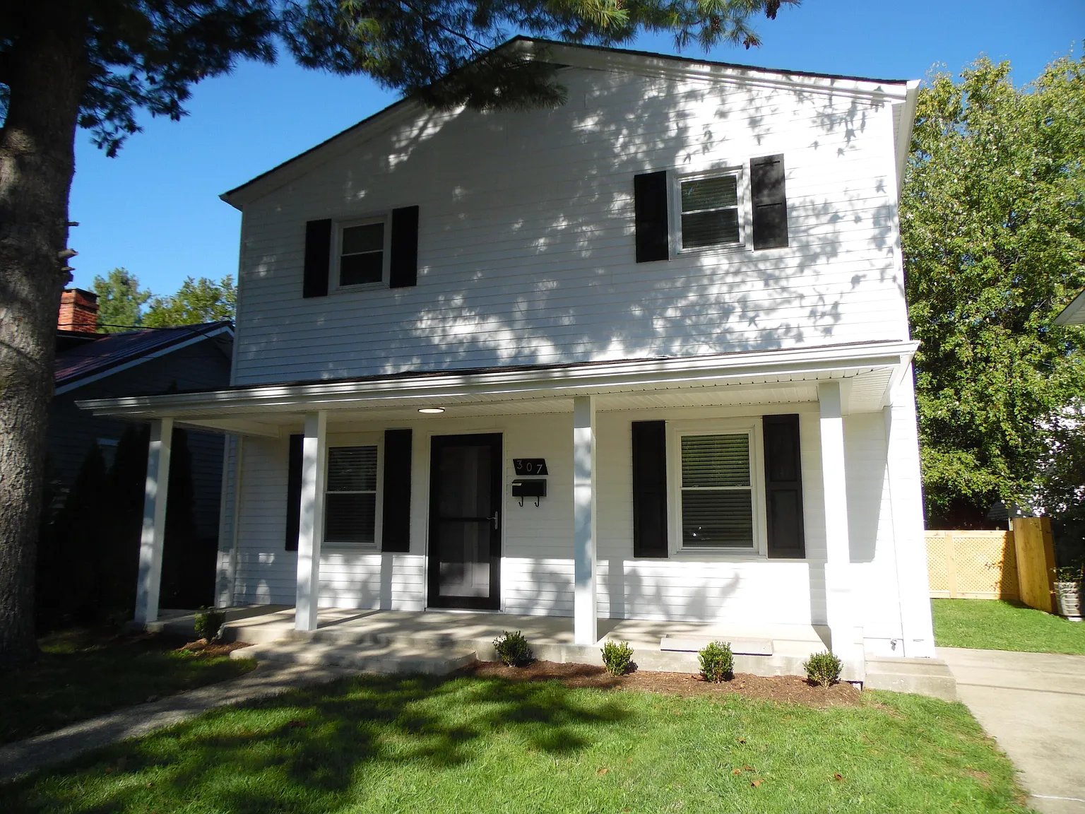 307 Richmond Ave photo 1