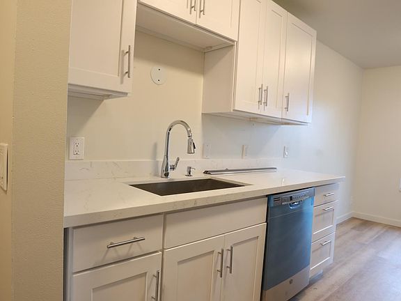 5th image of 510 NE 98th St #203